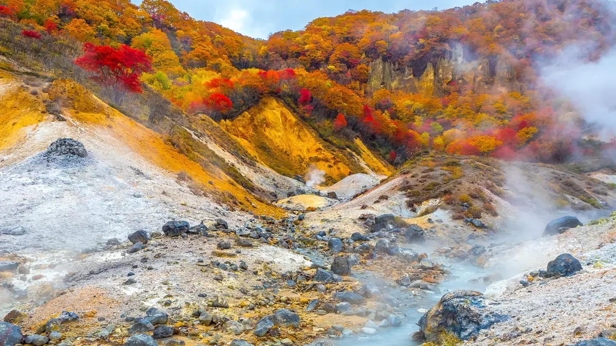 Hokkaido mùa thu - Trải nghiệm Noboribetsu Onsen