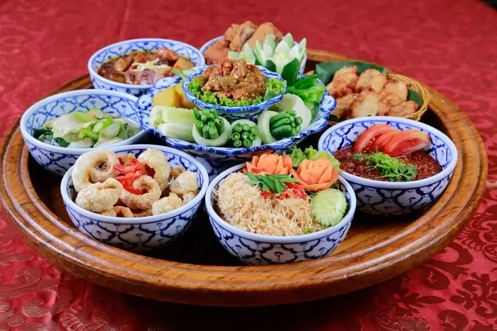 Tour Thái Lan 2026: thưởng thức bữa trưa Khantoke truyền thống Hoàng Gia Thái Lan