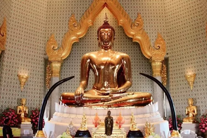 Tour Thái Lan 2026: Viếng chùa Phật vàng Wat Traimit, bảo vật Thái Lan
