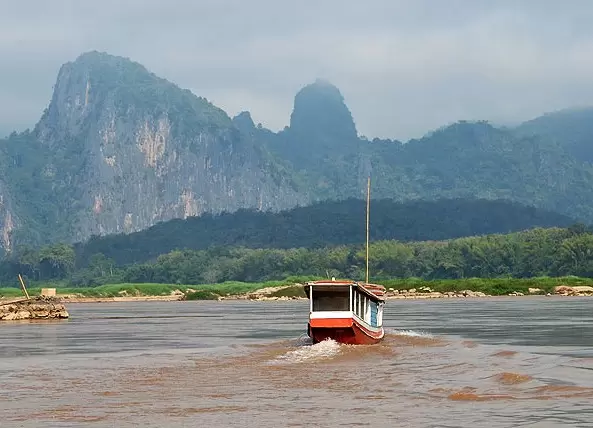 Tour Lào 2026: Trải nghiệm du thuyền sông Mekong