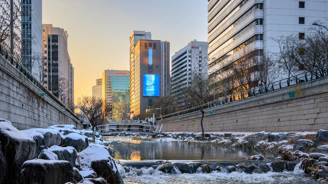 Suối Cheonggyecheon mùa đông