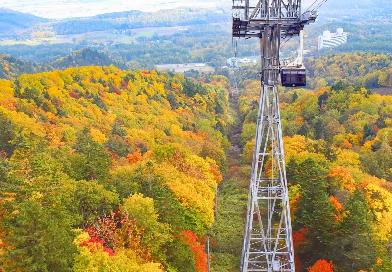 TOP 10 ĐỊA ĐIỂM NGẮM LÀ VÀNG LÁ ĐỎ MÙA THU NHẬT BẢN_FURANO ROPEWAY