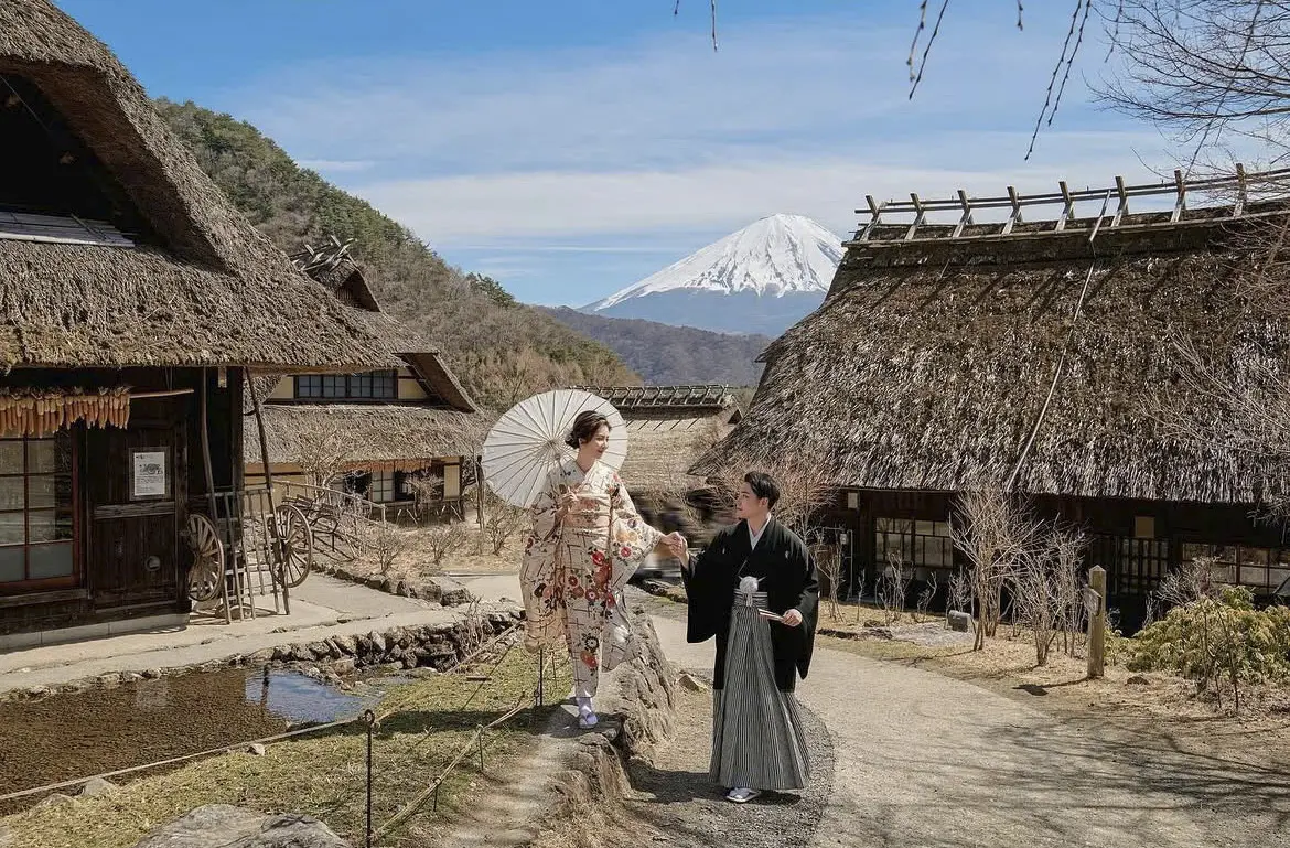 Mặc Kimono chụp hình tại làng Saiko Iyashi no Sato Nenba