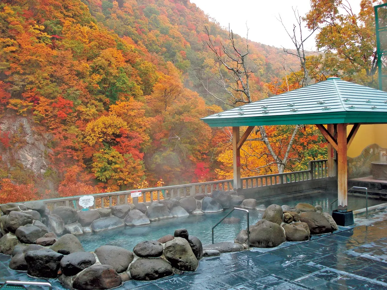 Onsen Jozankei Mùa thu cũng là lúc onsen "lên mood"