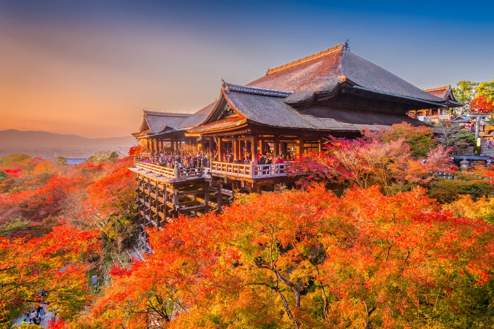 Địa điểm du lịch mùa thu tại Kyoto - chùa thanh Thuỷ