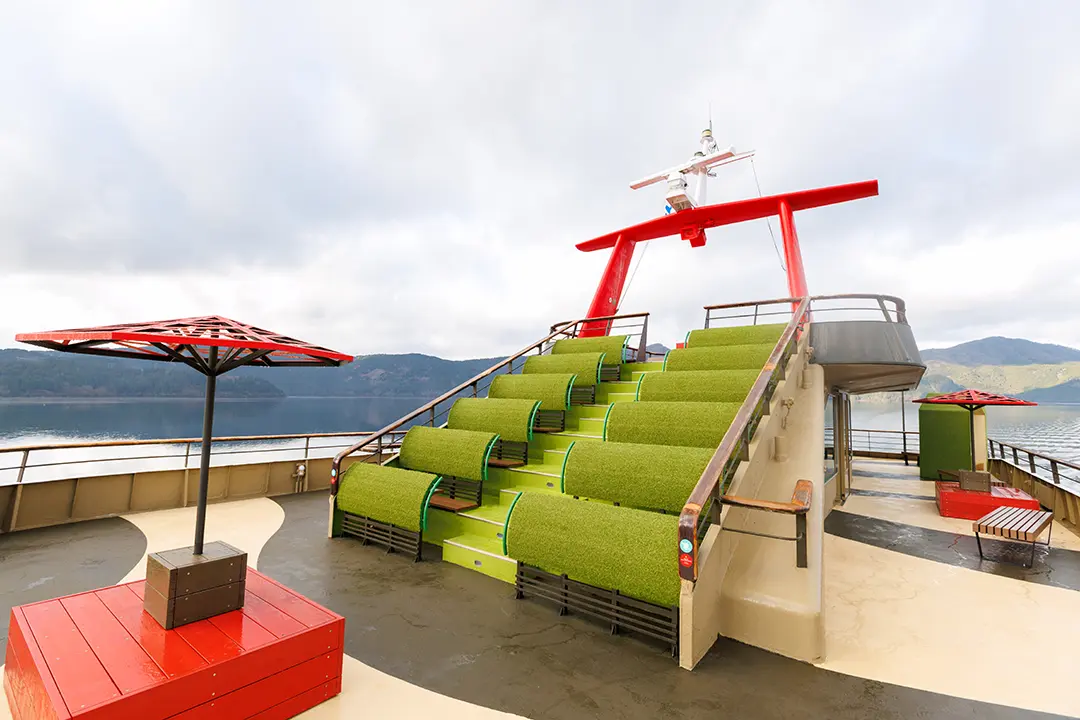 Hakone Yusen DAICHAKAI Tầng 3 – “đồi chè” giữa mặt hồ: